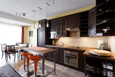 Image de 2bdr 2bth Trinity Apartment dans le quartier juif