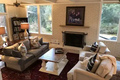 Image de Ranch de briques de charme situé à 1 mille des maîtres