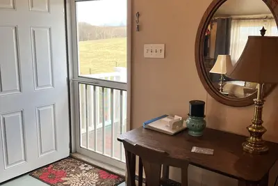 Pet Friendy Loft Appartement avec vue sur la montagne sur 200 acres ferme privée.