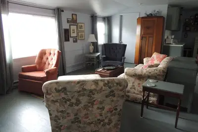 Charmant, Animaux acceptés loft avec vue sur la montagne sur 200 acres de ferme