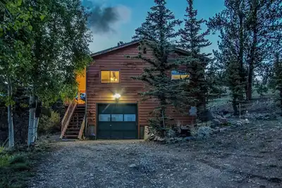 Image de Upgraded & Private Cabin, Incredible Views over 6+ acres by Nat'l park access