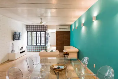 Image de Appartement! Étapes 5e Av et plage Jacuzzi 2br Sleeps6!