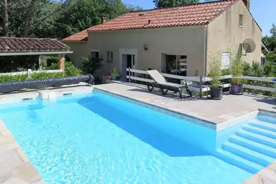 Image de Belle maison de vacances privée avec Wifi, piscine privée, Tv, terrasse et animaux admis