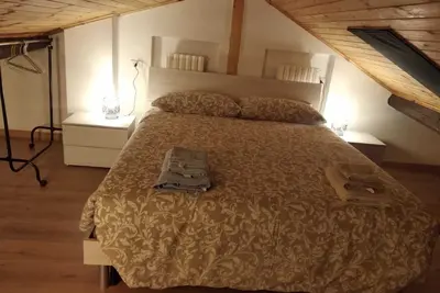 Image de Studio mezzanine avec entrée indépendante dans une cour
