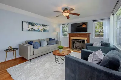 Image de Maison Dt à plusieurs niveaux entière 20 min à Portland Pdx