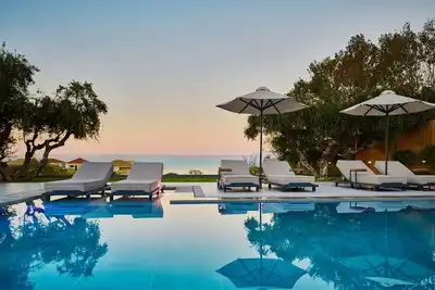 Image de Villa with pool and sea view at 250 m from beach