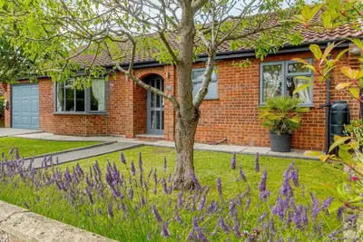 Image de Rushmere - Trois Chambres Maison, Couchages 5