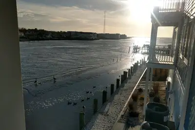 Image de Vue Imprenable Au Bord De L'Eau!