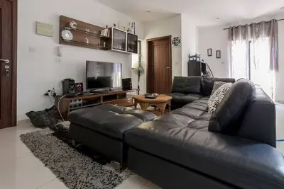 Image de Penthouse en duplex avec grandes terrasses et vue mer lointaine