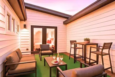 Image de Stylish Luxury-Private Rooftop Space-Hillsboro