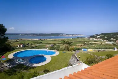 Silver Coast apartment with panoramic views at Foz do Arelho
