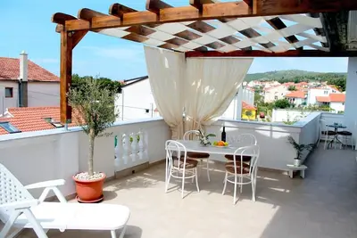 Image de Juričev Ap 4, 100 à la plage, 4 + 1 couchages, 1er étage, WiFi gratuit, balcon