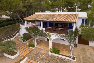 Image de Ca Na Marieta House next to the beach with sea views and large garden