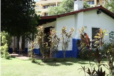 Image de Une belle belle propriété, entourée de montagnes