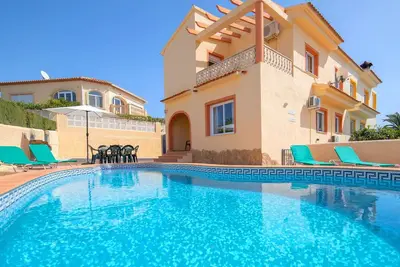 Image de Merveilleuse maison de vacances avec climatisation, Wifi, piscine privée, Tv, terrasse et parking