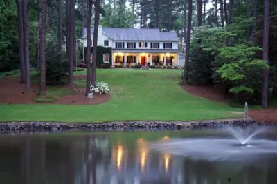 Image de Maison De 5 Ch FERMÉE Sur 3 Acres 2. 5 Milles De Tournoi De Golf Masters