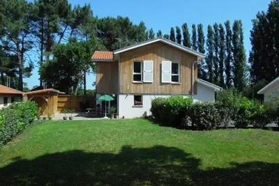 Image de Capbreton Villa \"Marensines\", jolie villa mitoyenne sur grand jardinet et terrasse en bois
