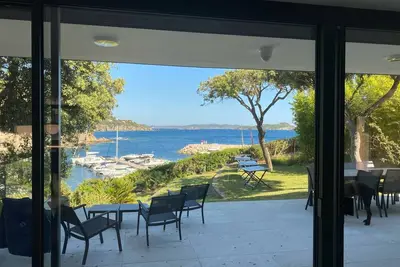 Image de Villa/Piscine Port du Niel, 10 adultes, 6 enfants/ Congés, Télétravail, Réunions