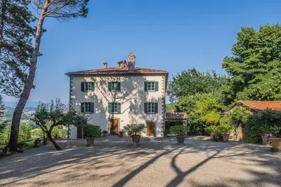 Image de Grande villa de vacances toscane avec piscine privée, climatisation, vues et à proximité de nombreux charmants villages près d'Arezzo