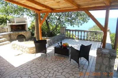 Image de kuca za izdavanje, sa dva apartmana