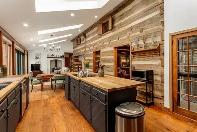 Image de Cabine de luxe historique / Près de l'Atl / Location meublée au mois