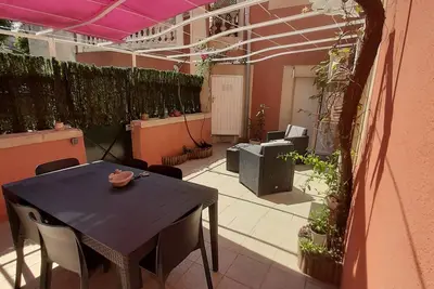 Image de Pierrelatte maison 100 m2, terrasse25 m2, 3 chambres écran plat, clim, bureaux