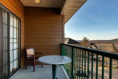 Image de Unités confortables au Falls Village Resort à Branson!