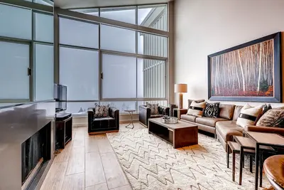 Image de Belle Ski In / Ski Out Condominium de deux chambres