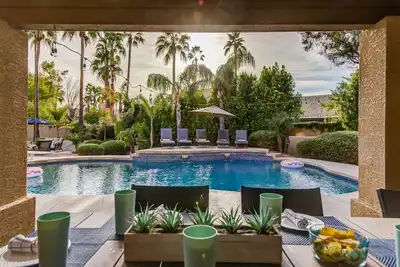 Image de Maison de luxe entièrement rénovée de 6 chambres au coeur de Scottsdale / Kierland