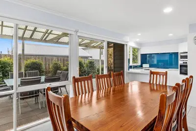 Image de Bristol Beach House - * Nouvelle Liste 2020 *