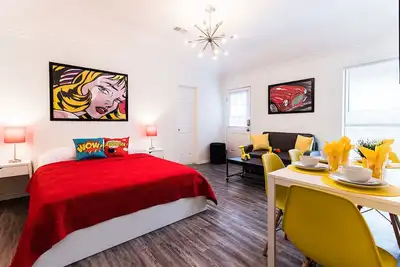 Studio Pop Art avec toutes les commodités et jardin