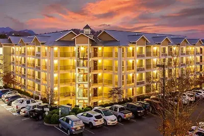 Image de 2 chambres 2 salles de bain près de Pigeon Forge et Great Smoky Mountains National Park