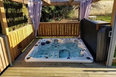 Image de Montagne Lac Et Spa   (jacuzzi privé) (Nouveau)