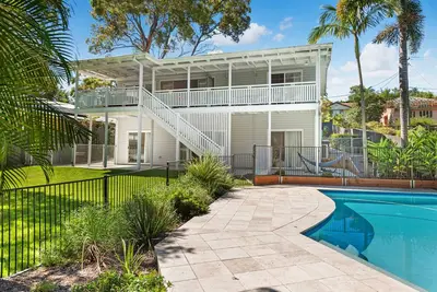 Image de Une affaire de famille ~ 4 chambres / 2. 5Bath / Pool ~ Morningside