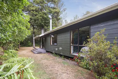 Image de Puka Lodge (Logement arrière) - Pukawa Bay Holiday Home