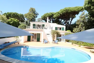 Image de Beautiful Portuguese Villa | Casa Das Buganvillas | 3 Bedrooms | Close to Praca | Private Pool | Vale Do Lobo