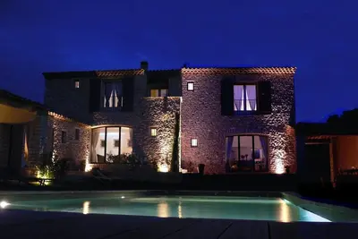 Image de Gordes - Luberon - Provence : Superbe villa climatisée, piscine chauffée, calme