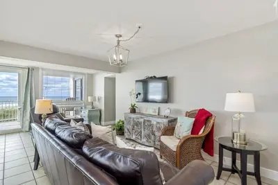 Image de Stunning Gulf-Front Condo Escape with Panoramic Beach Views