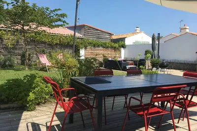 Image de Maison de charme à proximité des plages, jardin clos paysagé et ensoleillé