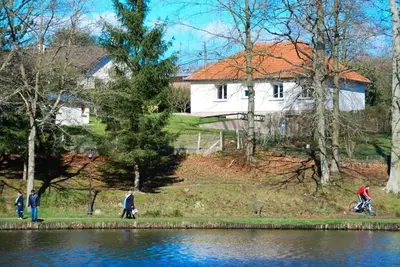 Image de La Maison du Lac 1 : Superbe vue! au cœur de Forges les Eaux en Normandie