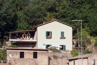 Image de Maison de 2 étages avec 3 grandes terrasses, une vue sensationnelle