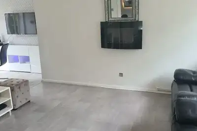 Image de 2 lits pour 3/4 personnes. Jardin excellent pour la ville 20 minutes directes