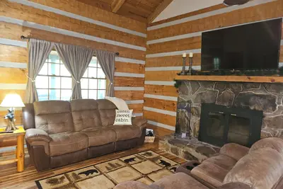 Cozy Gatlinburg Cabin ~ 8 personnes ~ Spa ~ Privé ~ Table de billard