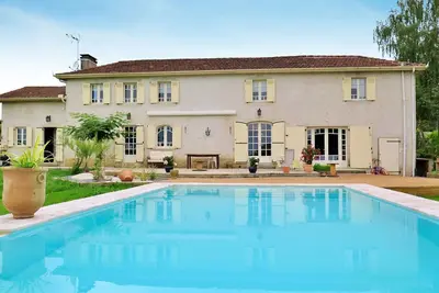 Image de Belle maison de vacances privée avec piscine privée, climatisation, Wifi, Tv, terrasse et parking