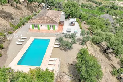 Image de Belle maison de vacances privée avec piscine privée, Wifi, Tv, patio et animaux admis