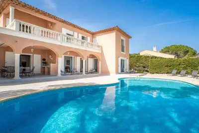 Image de Magnifique maison de vacances privée avec piscine privée, climatisation, Wifi, Tv et terrasse