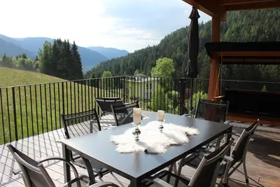 Image de Grand appartement Skyview en Carinthie avec vue panoramique pour toute la famille