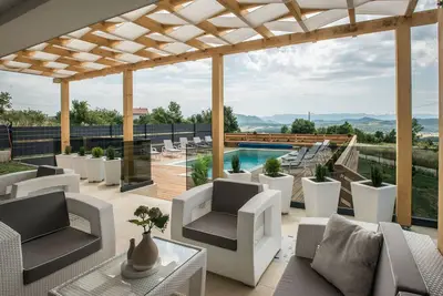 Image de Villa avec deux piscines
