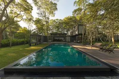 Image de Villa de luxe de conversion de conteneur