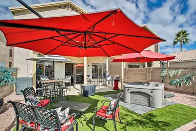 Image de Nouveau! Escapade pour couples de luxe Glendale avec bain à remous!